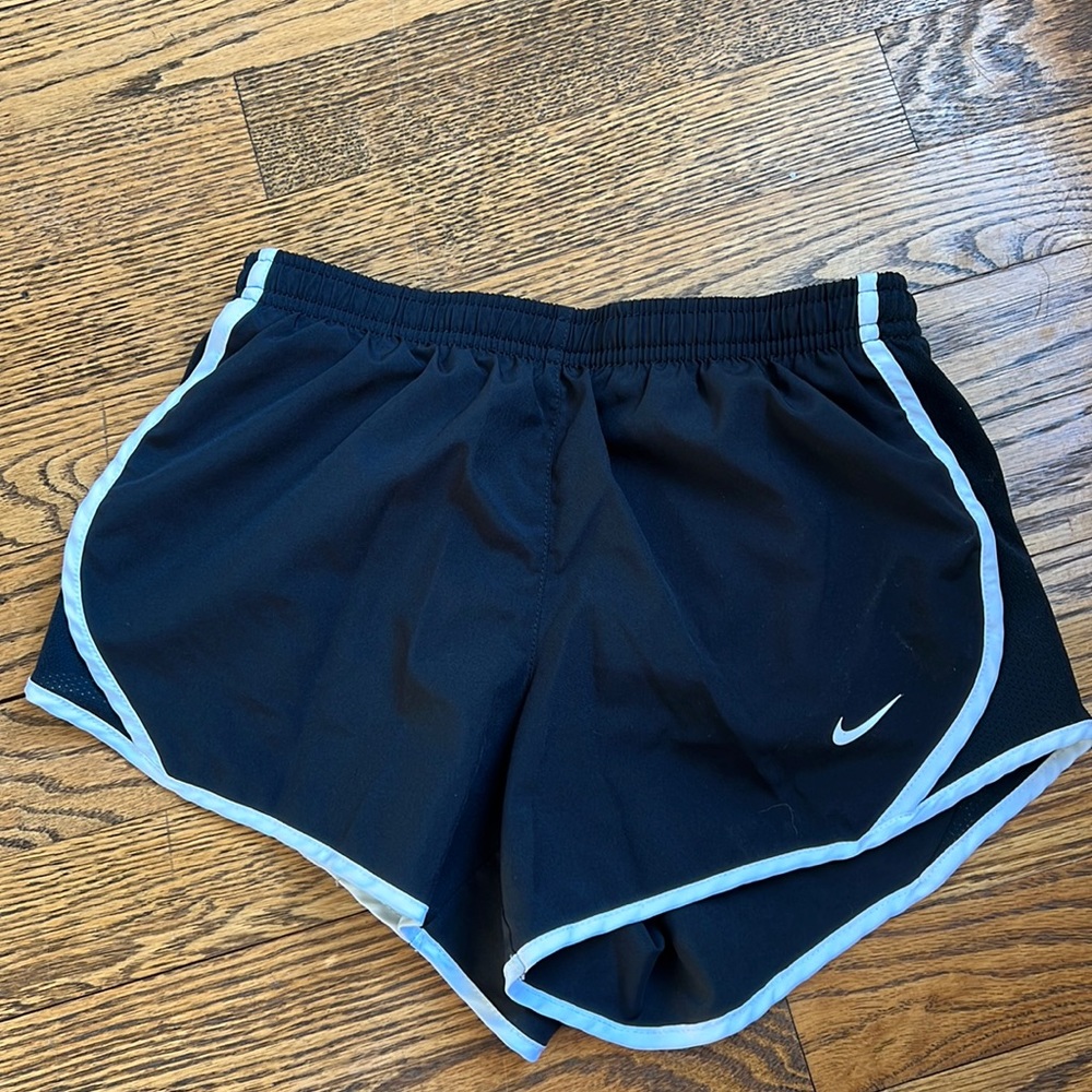 Girls Nike dri-fit shorts black-small